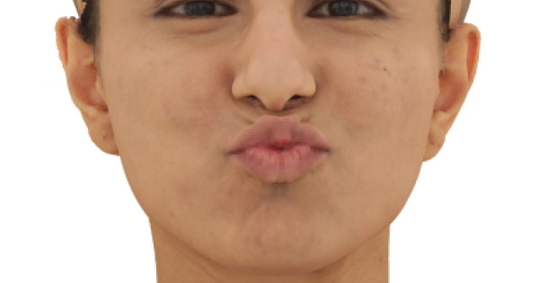 Female 05 Pucker RAW